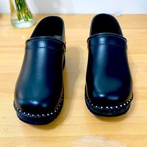 Sandgrens Swedish Clogs size 39 US 8.5